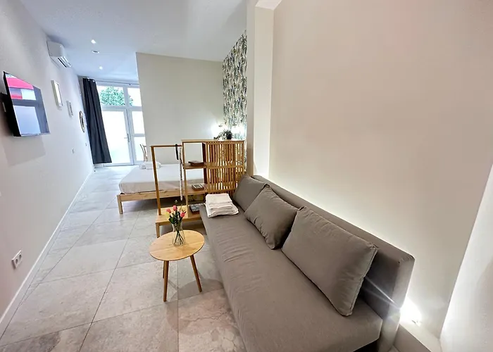 アパート Calma Lofts